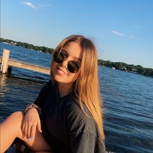 Meet your Posher, Sara